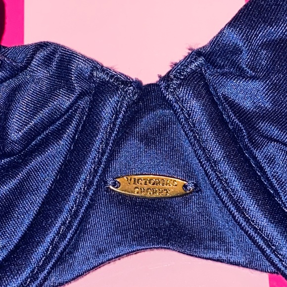 New 32DD Victoria’s Secret Bra Unlined Semi Demi - Picture 3 of 5